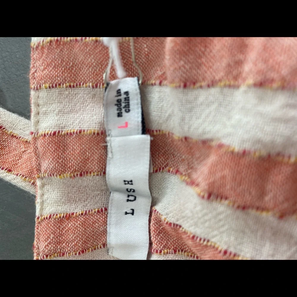 NWT LUSH Button front tank dress with a tie waist and pockets! 100% Cotton - Picture 11 of 12